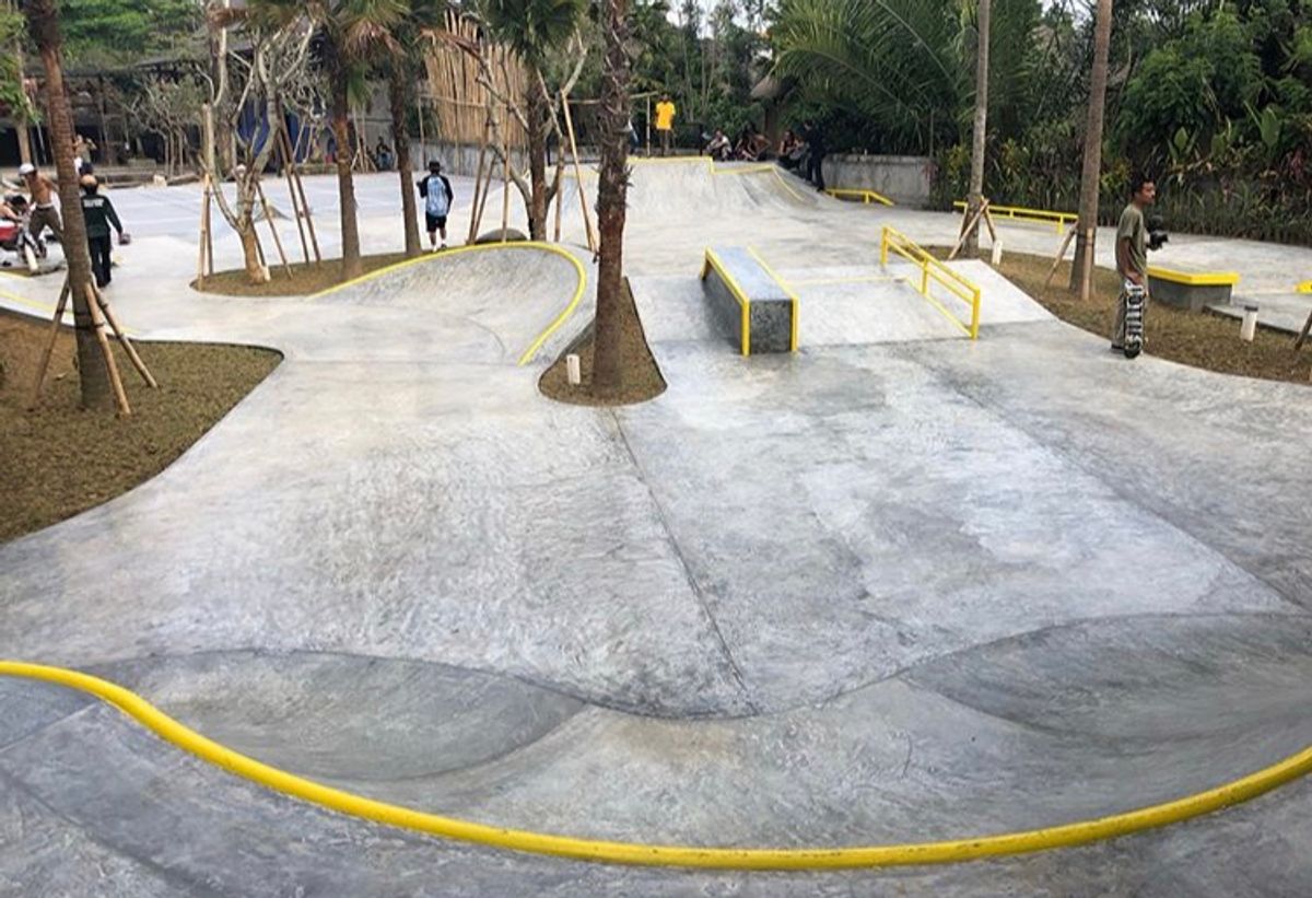 Titi Batu Ubed Club Park skatepark