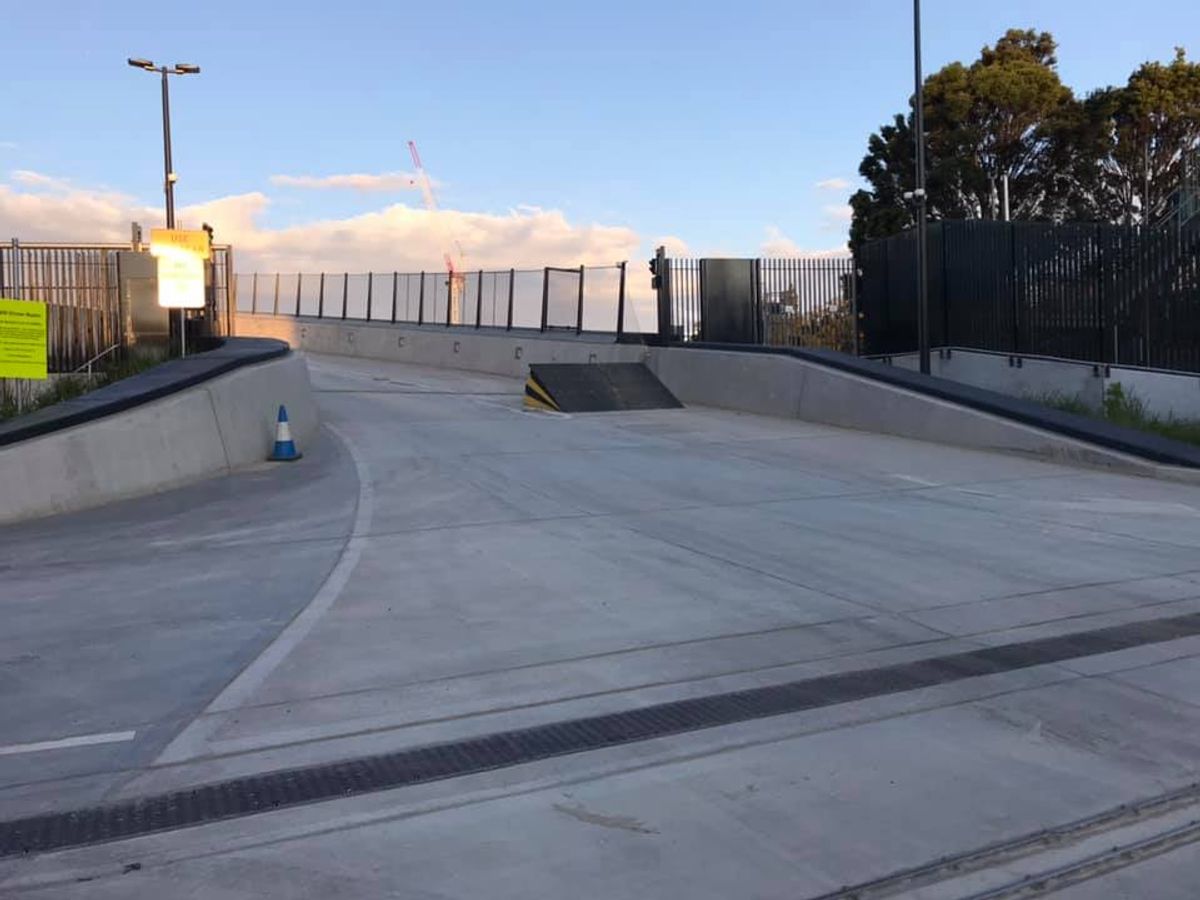 Regent St Bank skate spot