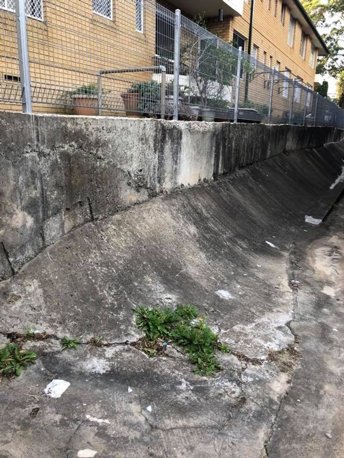 Hurlstone Crust skate spot