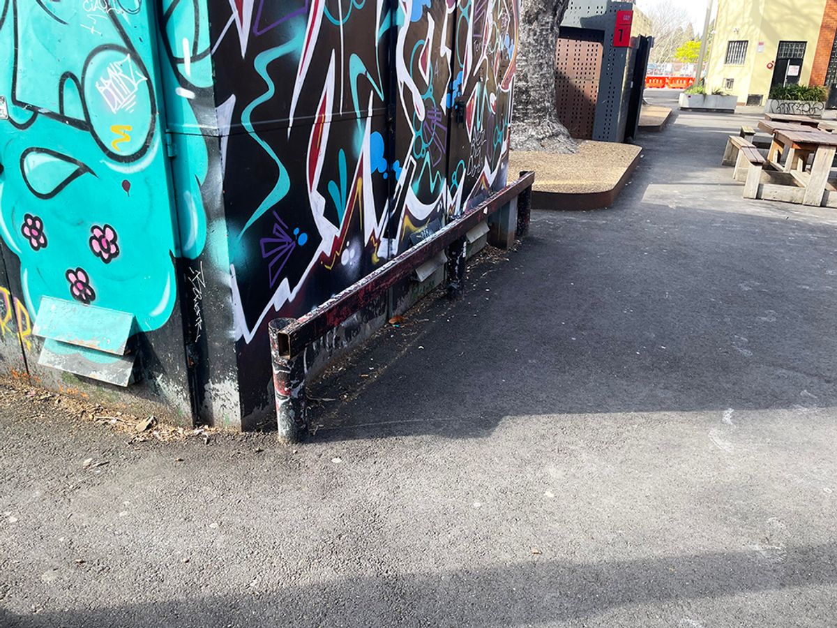 Verity Lane Bar skate spot