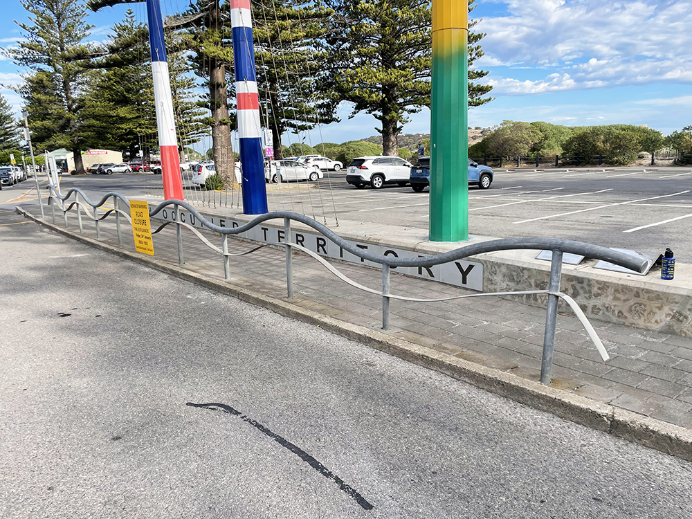 Vic Harbor Rainbow Rail 