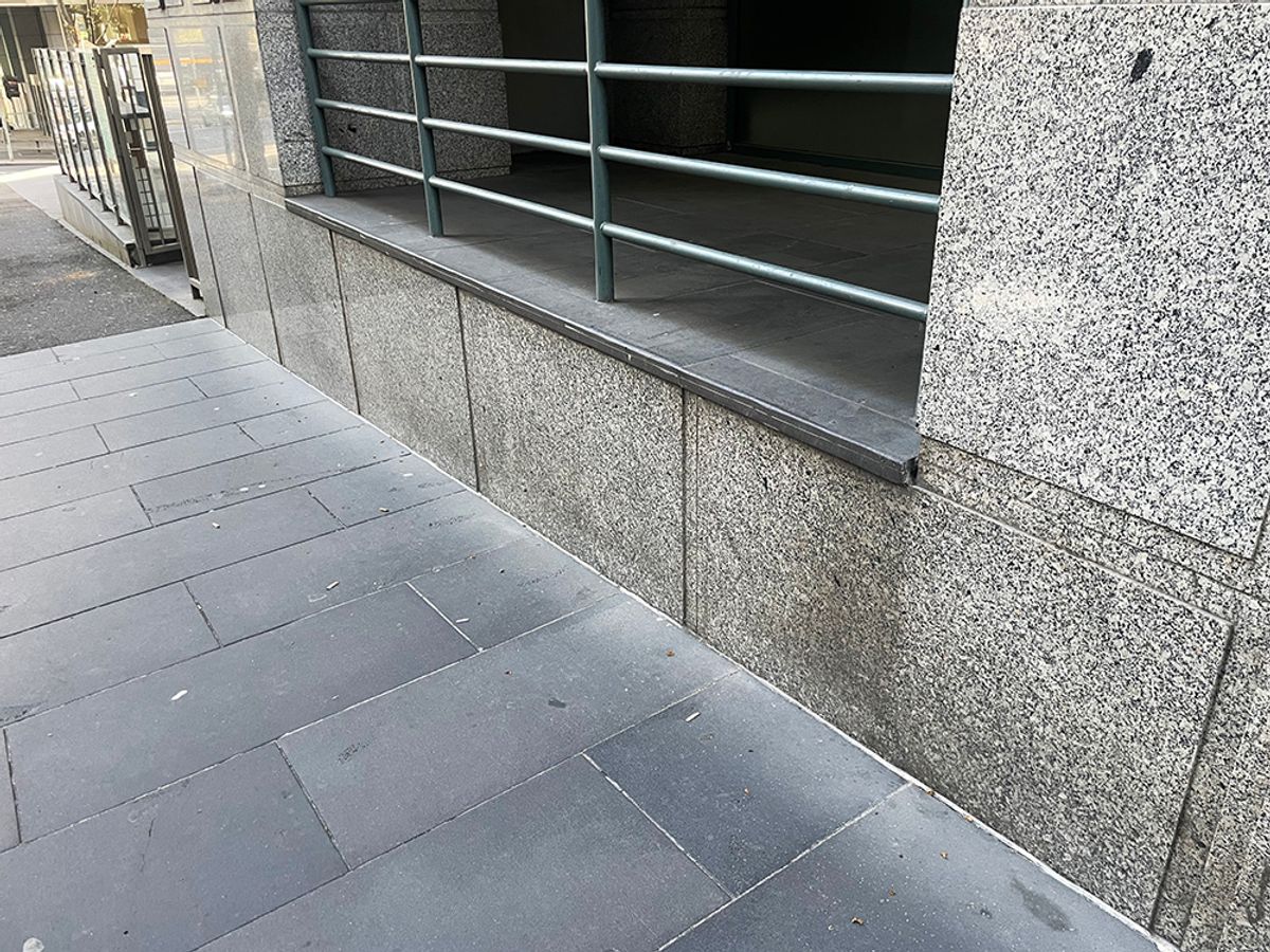 William St Ledge skate spot