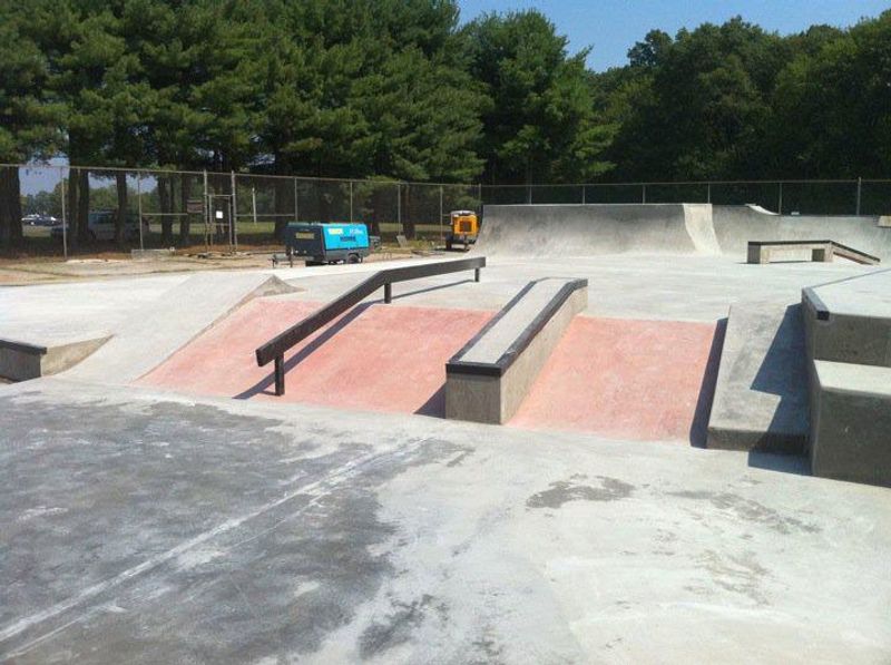 Windsor Lakes Skate Park 