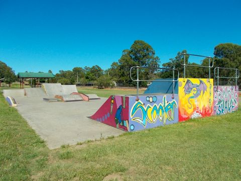 Wingham Skatepark photo 4