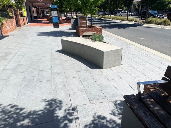 High St Curved Ledge