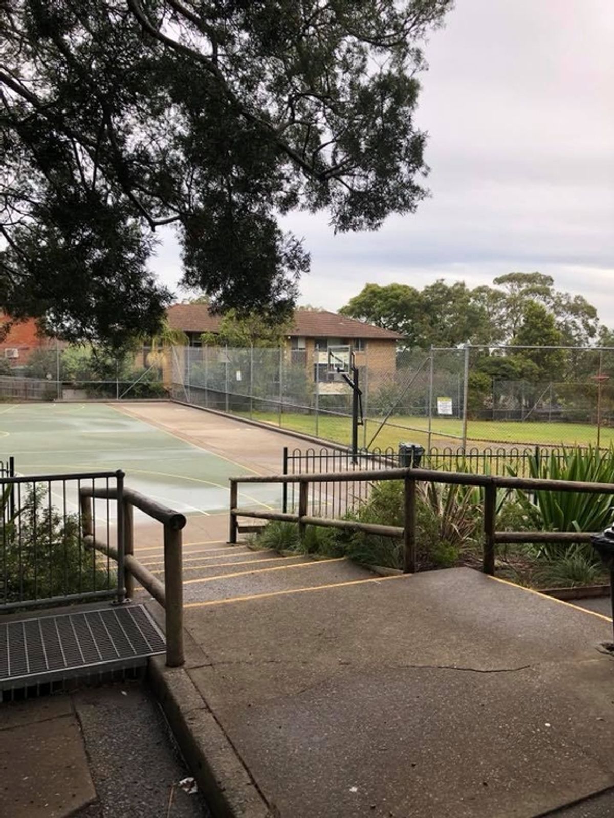 Lane Cove Public School Rail skate spot