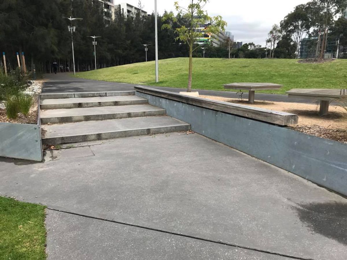 Dockland Park Out Ledge skate spot