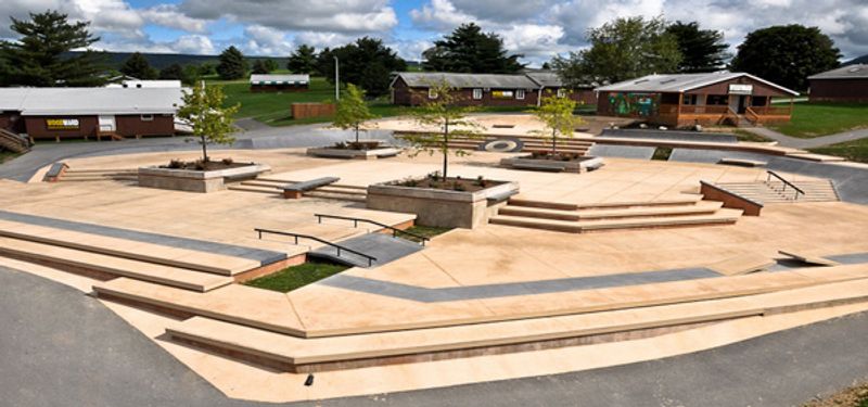 Woodward East Plaza