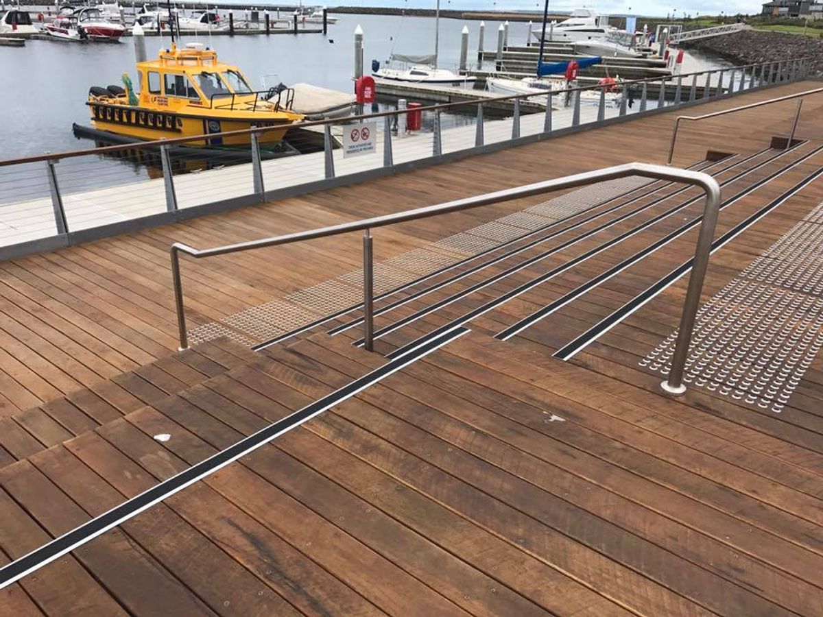 Wyndham Harbor Rail skate spot