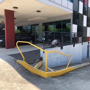 Yellow Overrail