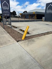 Yellow Pole Jam