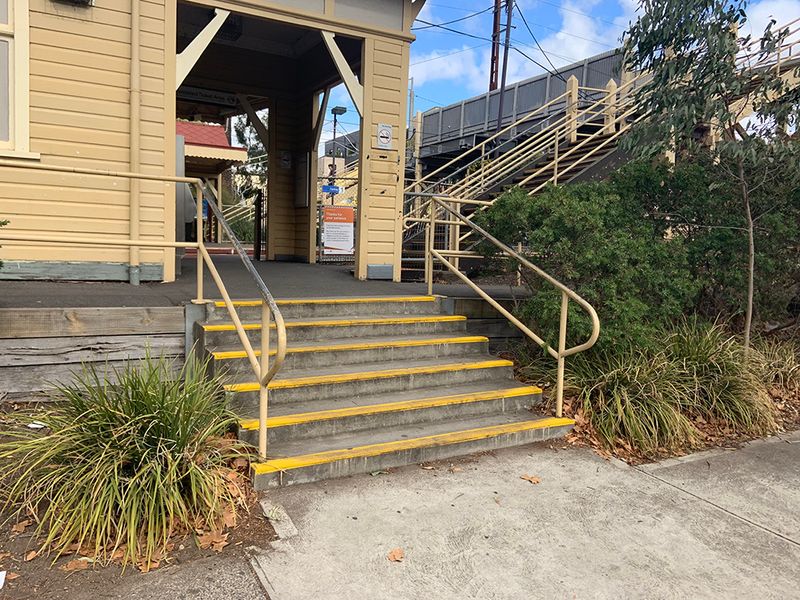 Station Rail 