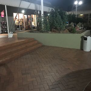 Yulara Outledge