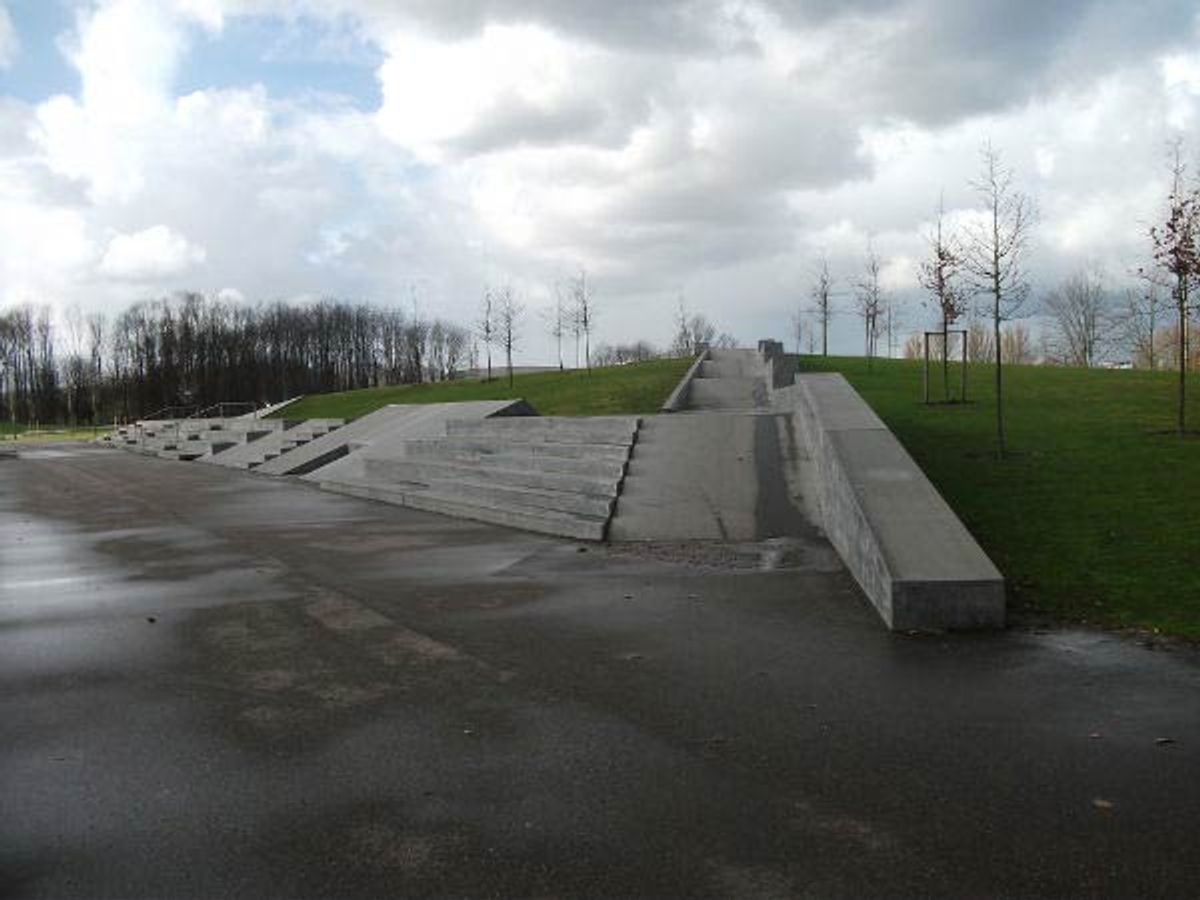 Zuiderpark Plaza skatepark